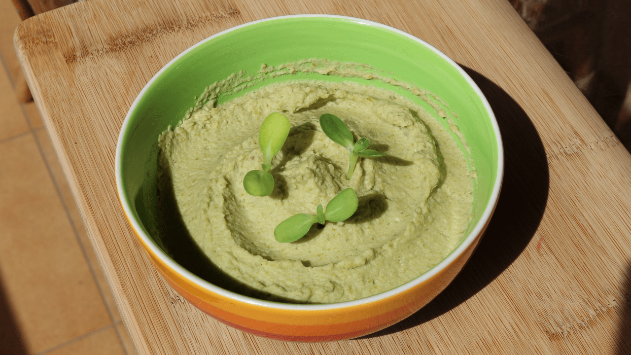 Hummus de guisantes muy rico y nutritivo